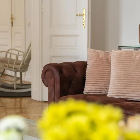 Large Luxury Near Townhall & Votivkirche Apartment Vienna