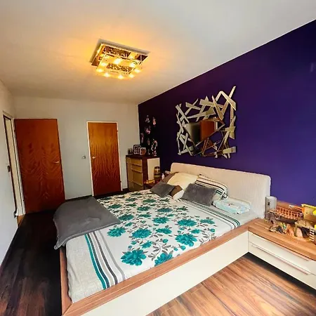 10 Min From U1 - Private In Shared Homestay *