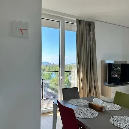 Apartment Deluxe & Rooftop-pool *