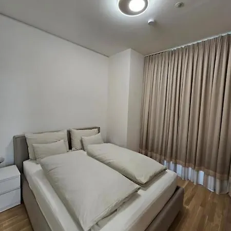 Apartment Deluxe & Rooftop-pool *