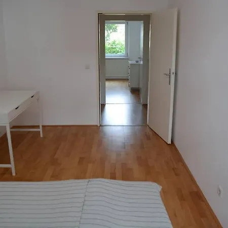 With Garden View In 1170 Apartment *