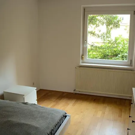 With Garden View In 1170 Apartment *
