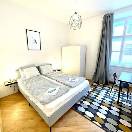 Brand New & Spacious In The Centre *