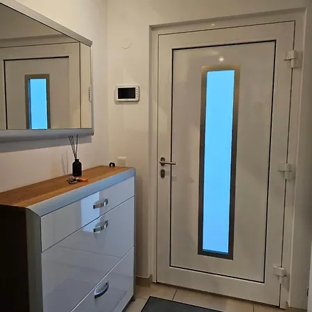 Semesterbostad Cosy & Elegant Cityhouse With Garden *