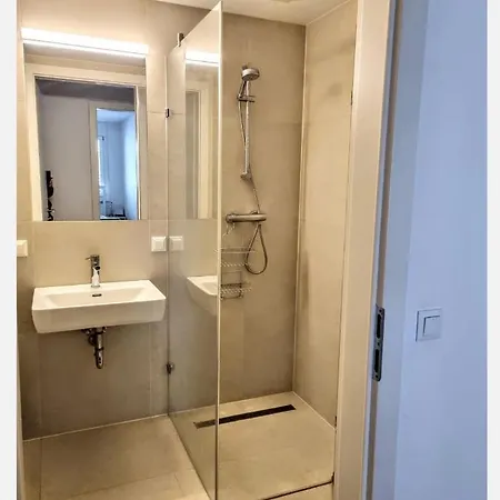 In Luxury Apartment, Near Hauptbahnhof Vienna