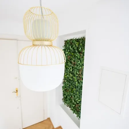 Large Garden-view Balcony Comfort Retreat 1020-vienna Vienna