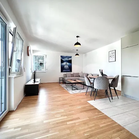 Schonbrunn Apartmán *