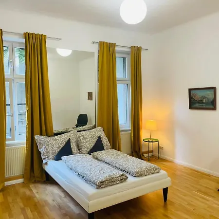 Direct Center-privat Rooms-5 Minutes Mariahilferstrasse Homestay Vienna