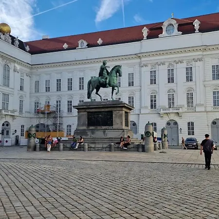 Elegance 4* Vienna
