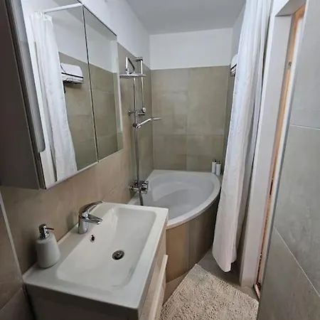 Affordable In Vienna's Hotpoint *