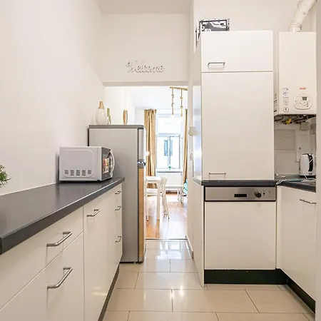 Apartment Like 2br Near Penzing
