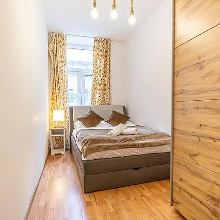 Like 2br Near Penzing Apartment