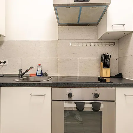 Like 2br Near Penzing *