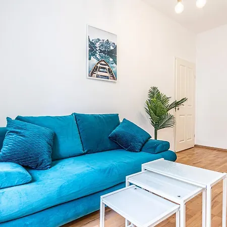 Like 2br Near Penzing