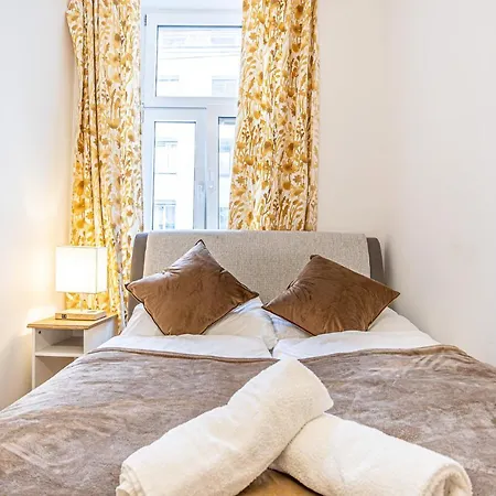 Like 2br Near Penzing Apartment *