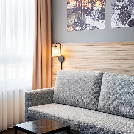 Hotel Leonardo Hauptbahnhof 4*