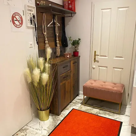 Royal Deluxe Apartment *