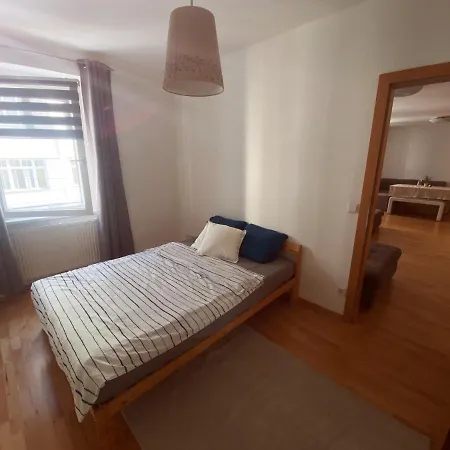 Cosy In A Perfect Location 1070 Historical Part Of *