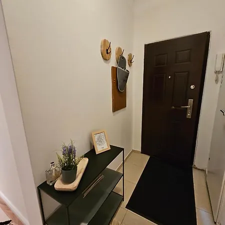 Апартаменты Comfort Zone-10 Min From The Center *
