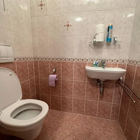 Feelhome-prater-ausblick-terrasse-6 Gaeste-wifi-smart Tv Apartment Vienna