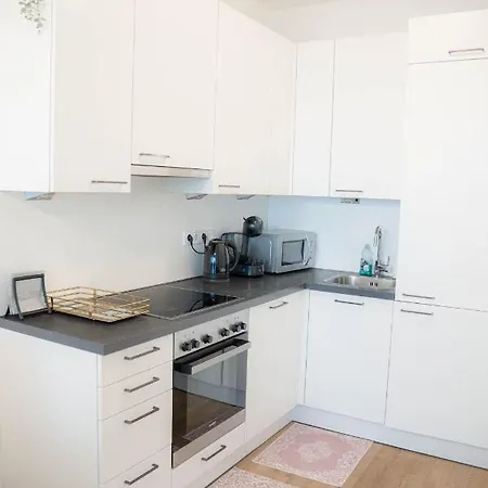 Restify10 - Skyline View - Fitness - Garge - Modern