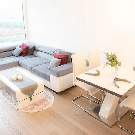 Apartment Restify10 - Skyline View - Fitness - Garge - Modern *