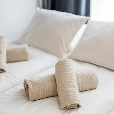 Chic By Home2 *