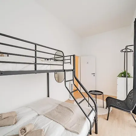 Chic By Home2