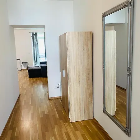 Siebenbrunneng. Apartment Vienna