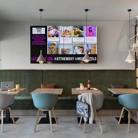 Hotel Moxy East