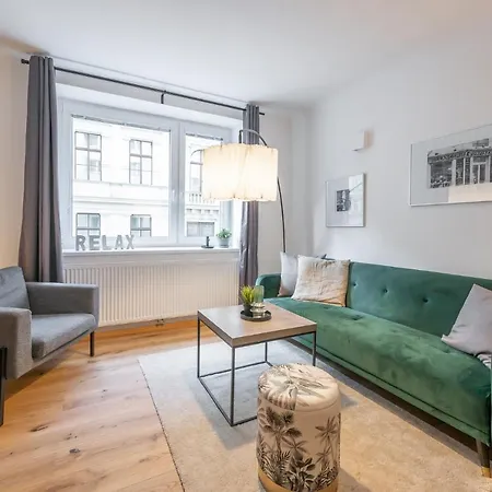 Modern Center Apartment