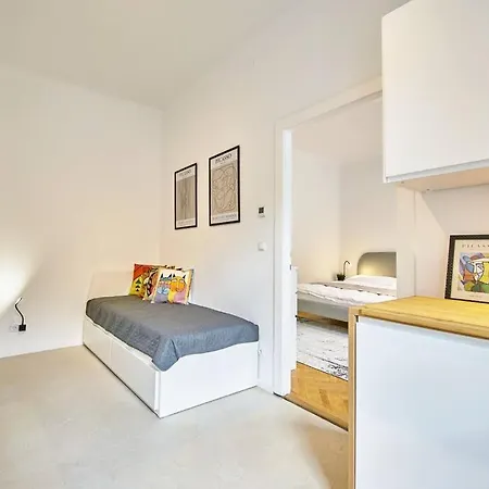 Apartment Posh - Stylish & Urban