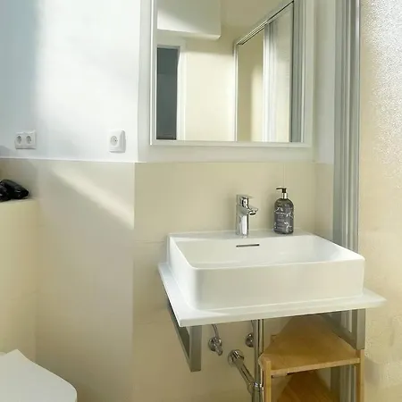 Apartment Posh - Stylish & Urban