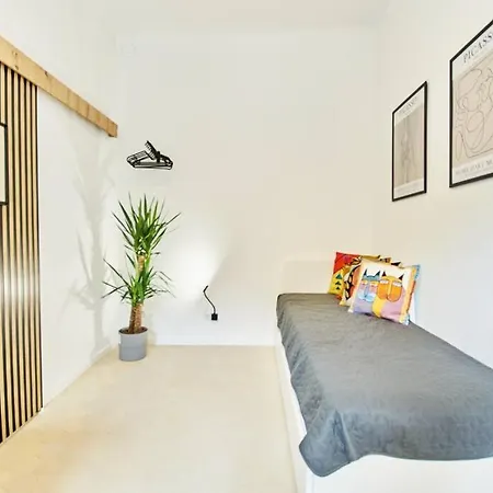 Posh - Stylish & Urban Viena