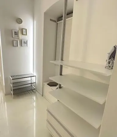 C’est La Vie à Paris Apartment Vienna