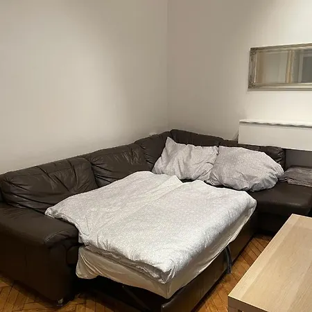 Apartament 1080 *