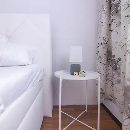 Southern Living By Jr City - Visit & Shop In Vosendorf Apartment Vienna