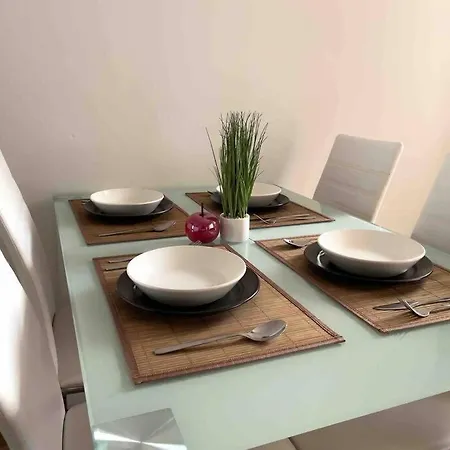 10 Min To Center & Hauptbahnhof Studio Apartment