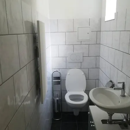 10 Min To Center & Hauptbahnhof Studio Apartment