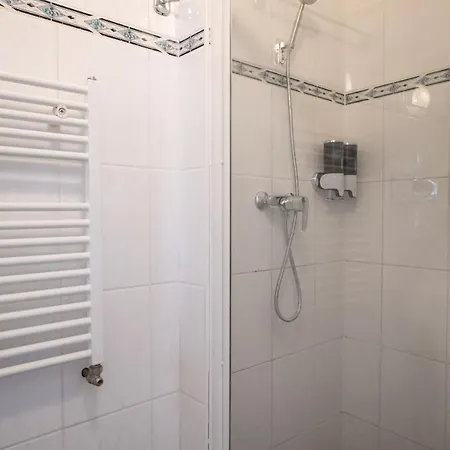 Central Spacious With A King-size Bed Apartment