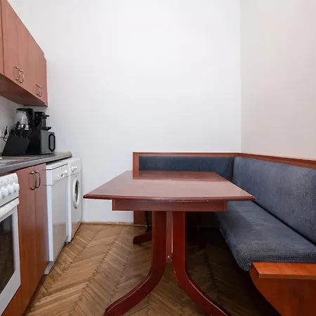 Central Spacious With A King-size Bed Apartment *