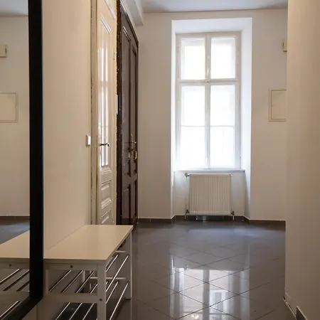 Central Spacious With A King-size Bed Apartment Vienna