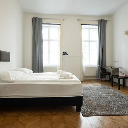 Central Spacious With A King-size Bed