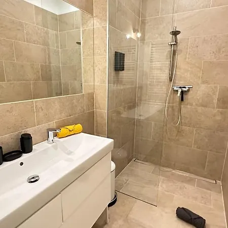 African Paradise With Jacuzzi & Sauna Vienna