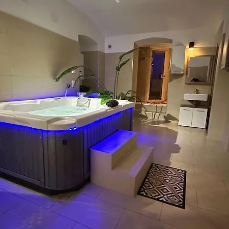 Apartment African Paradise With Jacuzzi & Sauna *