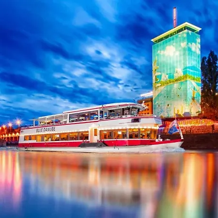 Apartment Family Deluxe A Stone Throw From The Centre And Danube *