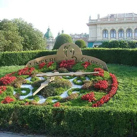 Apartment Family Deluxe A Stone Throw From The Centre And Danube