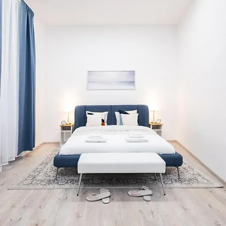 Family Deluxe A Stone Throw From The Centre And Danube *