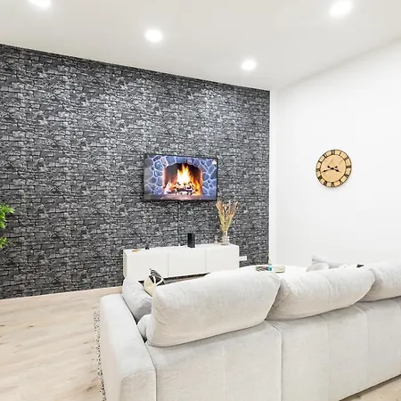 Apartment Family Deluxe A Stone Throw From The Centre And Danube *