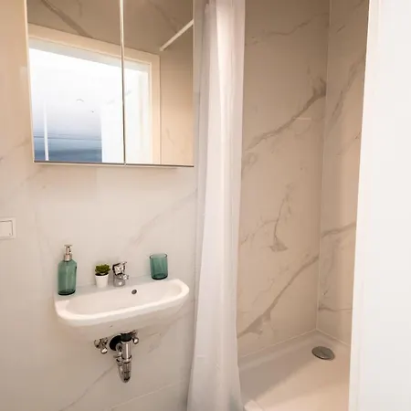 Family Deluxe A Stone Throw From The Centre And Danube Apartment *